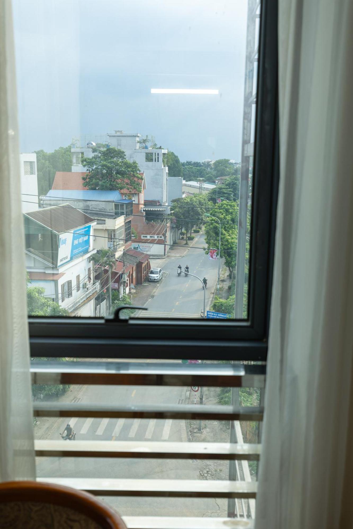 Hoang Gia Hotel Dong Anh ภายนอก รูปภาพ